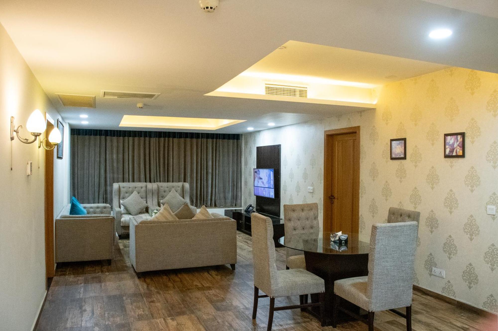 Centaurus Hotel Suites Islamabad Exterior photo