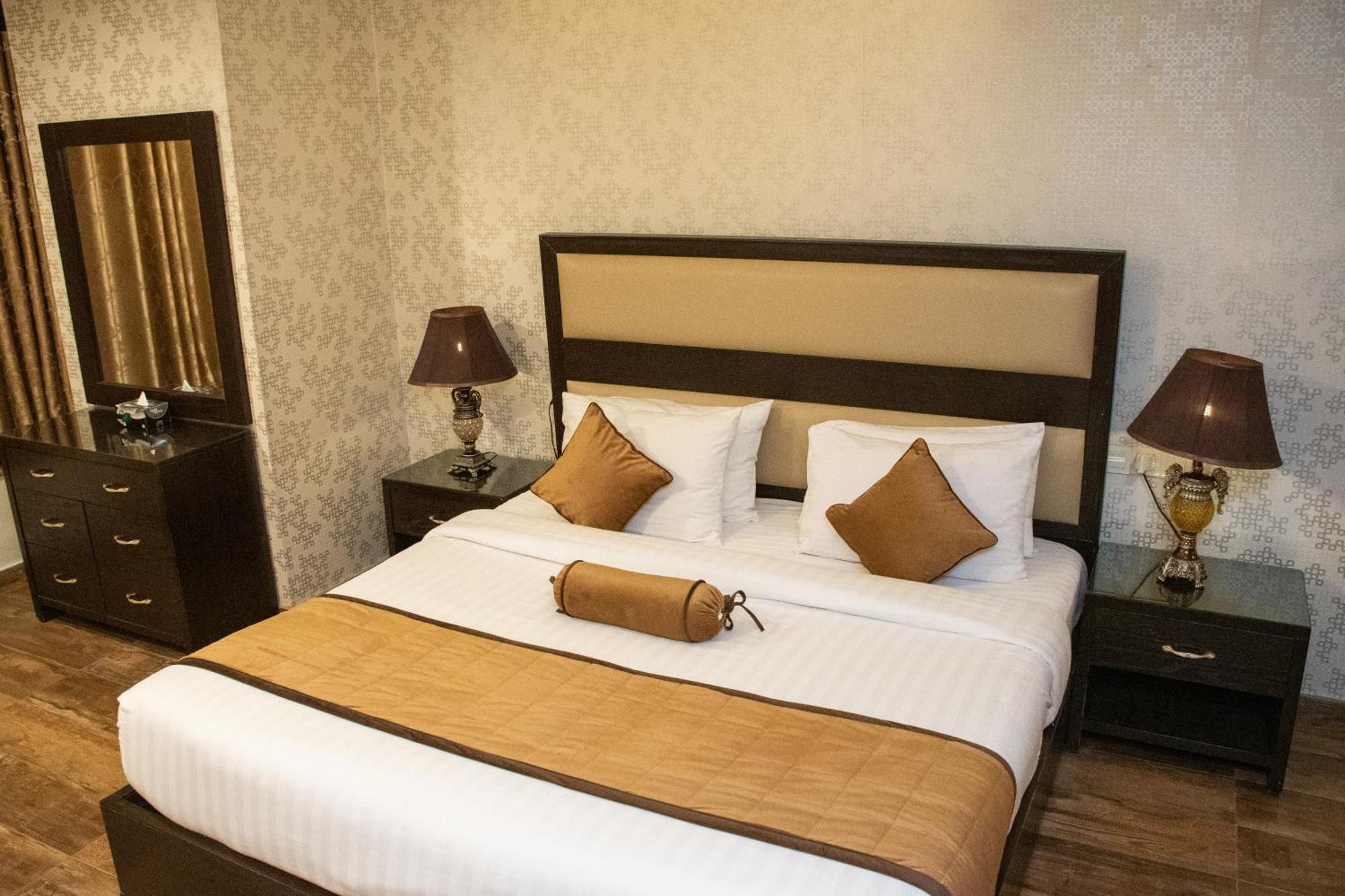 Centaurus Hotel Suites Islamabad Exterior photo