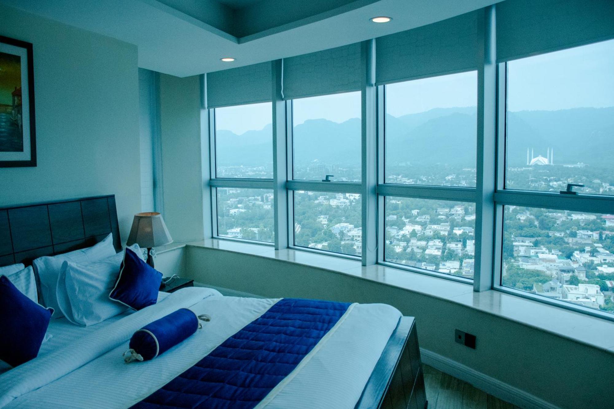 Centaurus Hotel Suites Islamabad Exterior photo